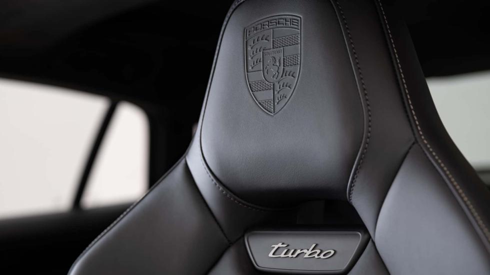 Νέα Porsche Panamera: Ήρθε με τρεις οθόνες και 4 E-Hybrid κινητήρες 